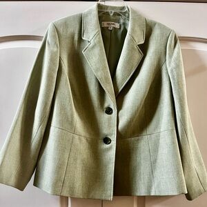 Jones Studio Pale Green Women’s size 16 Blazer